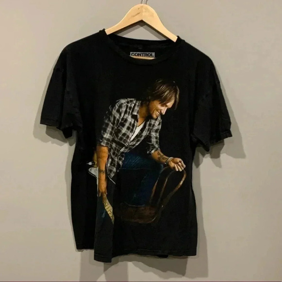 Keith Urban Escape  World Tour Concert T-Shirt - Picture 1 of 5
